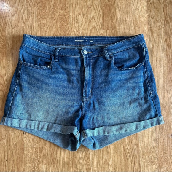 Old Navy Women's Classic Blue Jean Shorts - Picture 1 of 3